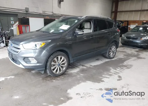 2017 Ford Escape Titanium z USA, uszkodzony, nr VIN 1FMCU9JD4HUB07866